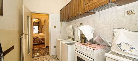 11 bedrooms House in Modena, Italy No. 320435 16