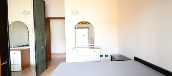 3 bedrooms Apartment in Reggiolo, Italy No. 323410 10