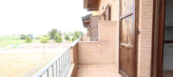 3 bedrooms Apartment in Reggiolo, Italy No. 323410 6