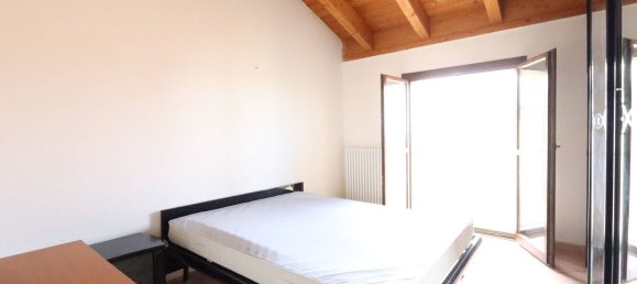 3 bedrooms Apartment in Reggiolo, Italy No. 323410 8