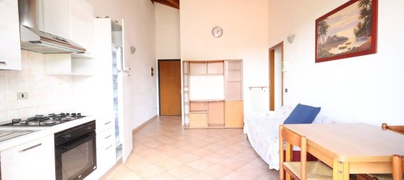 3 bedrooms Apartment in Reggiolo, Italy No. 323410 2