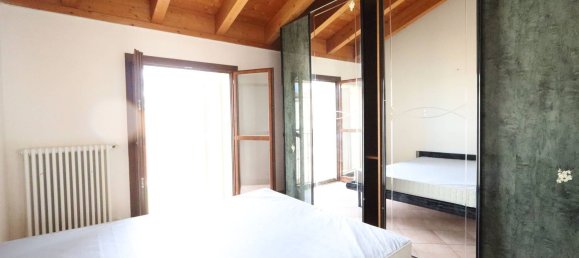 3 bedrooms Apartment in Reggiolo, Italy No. 323410 9