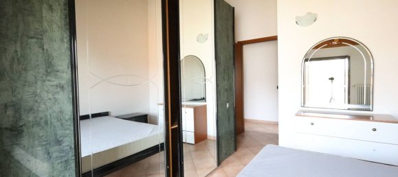 3 bedrooms Apartment in Reggiolo, Italy No. 323410 11