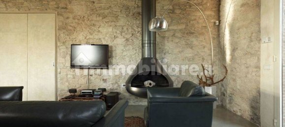 4 bedrooms Villa in Pisa, Italy No. 196575 10