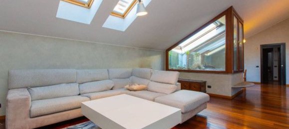 5 rooms Penthouse in Parma, Italy No. 228871 2