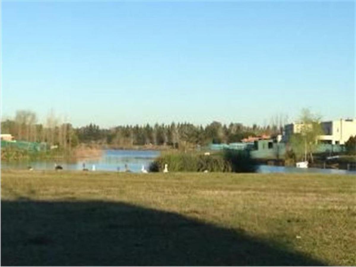  Land in Tigre, Argentina No. 121043