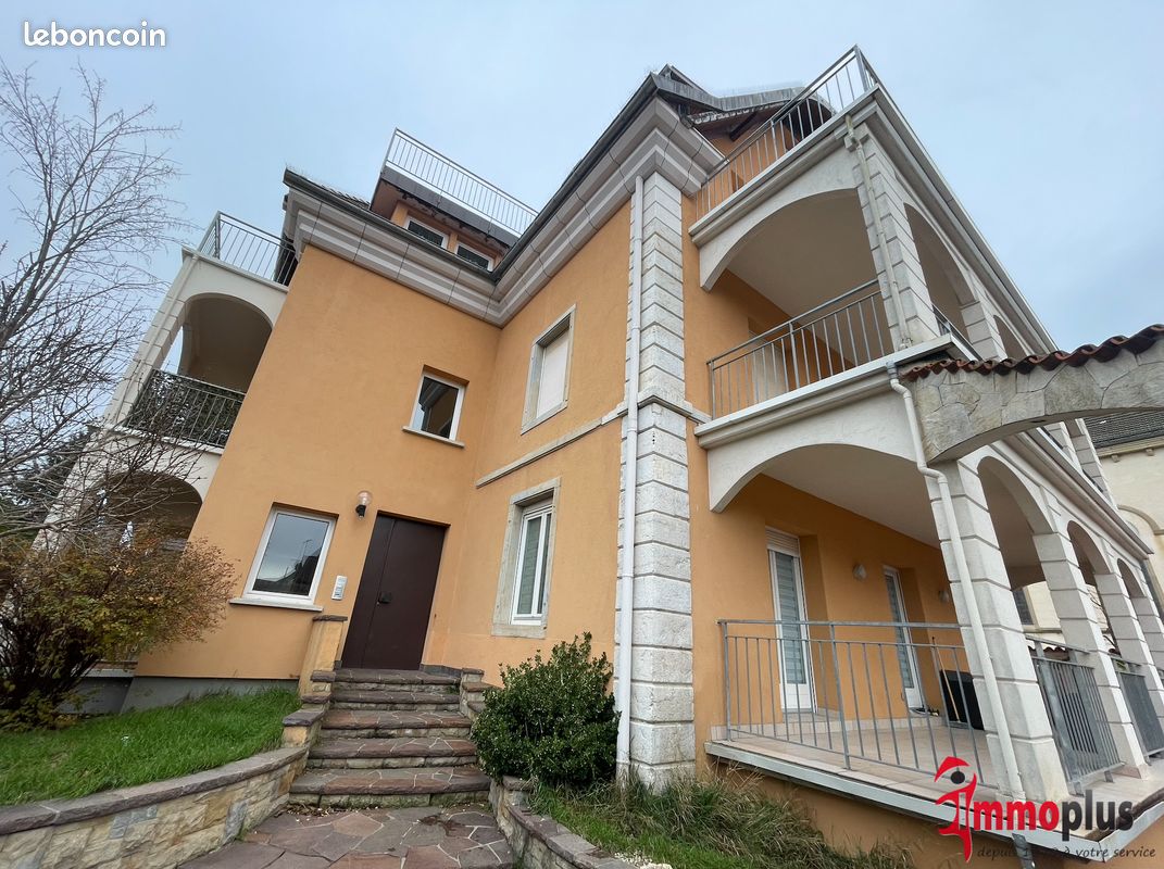 517m² Garage in Werentzhouse, France No. 214145