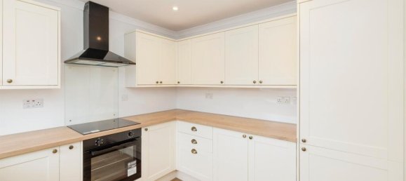 3 bedrooms Commercial property in Bushey, United Kingdom No. 6210 6