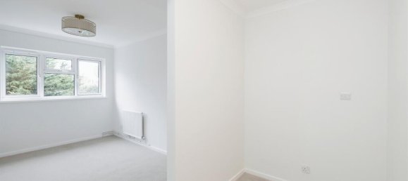 3 bedrooms Commercial property in Bushey, United Kingdom No. 6210 24