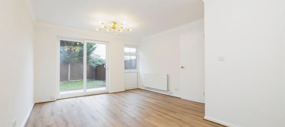 3 bedrooms Commercial property in Bushey, United Kingdom No. 6210 14