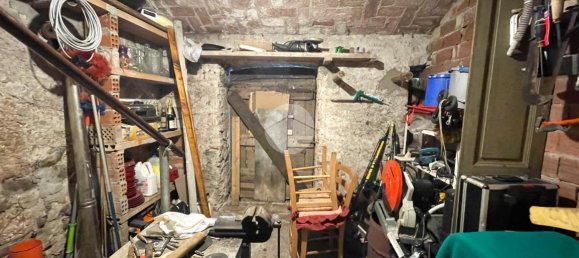 Casa de 3 divisões em San Mauro Torinese, Italy N.º 33305 33