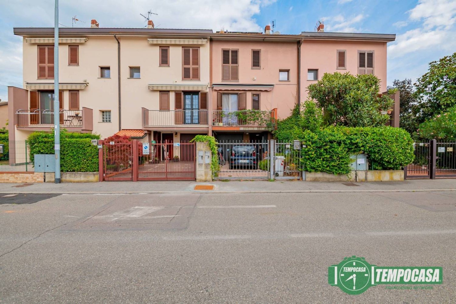 3 bedrooms House in Carpiano, Italy No. 277057