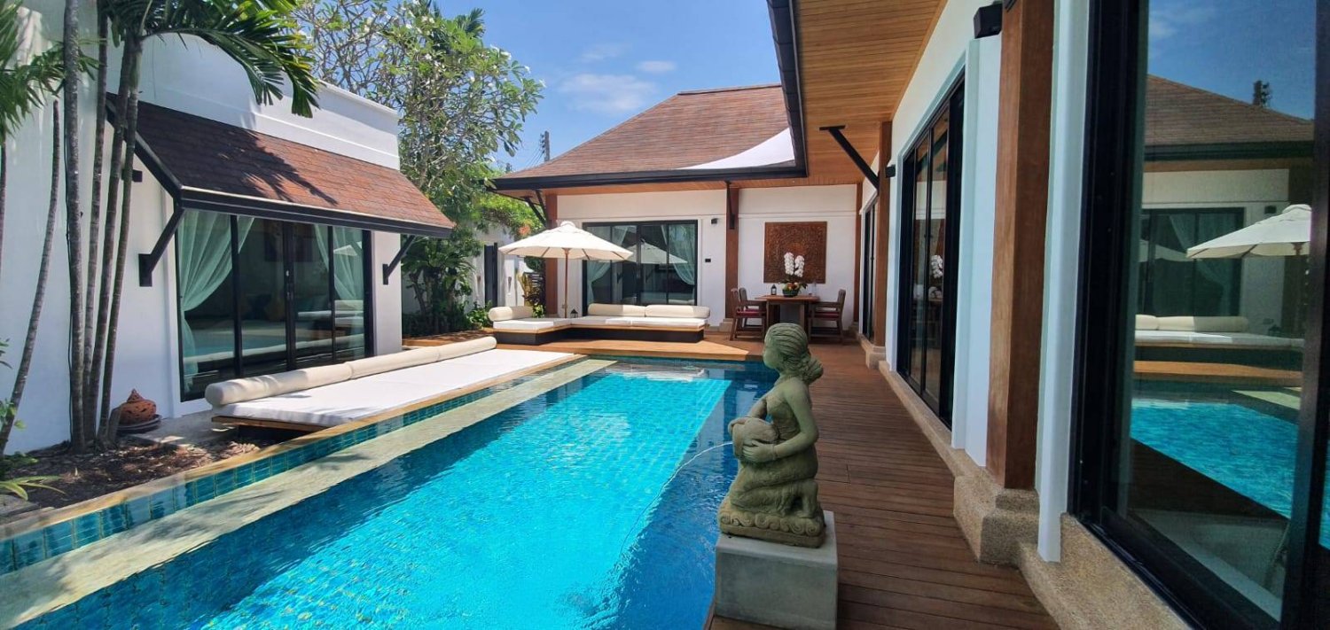 3 bedrooms Villa in Rawai, Thailand No. 9005