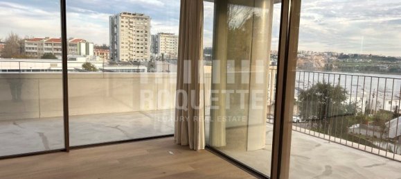 1 bedroom Apartment in Porto, Portugal No. 112919 2