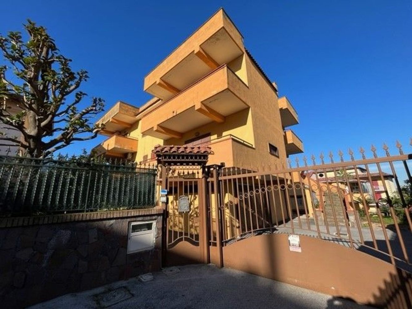 5 rooms Villa in Marano di Napoli, Italy No. 141889