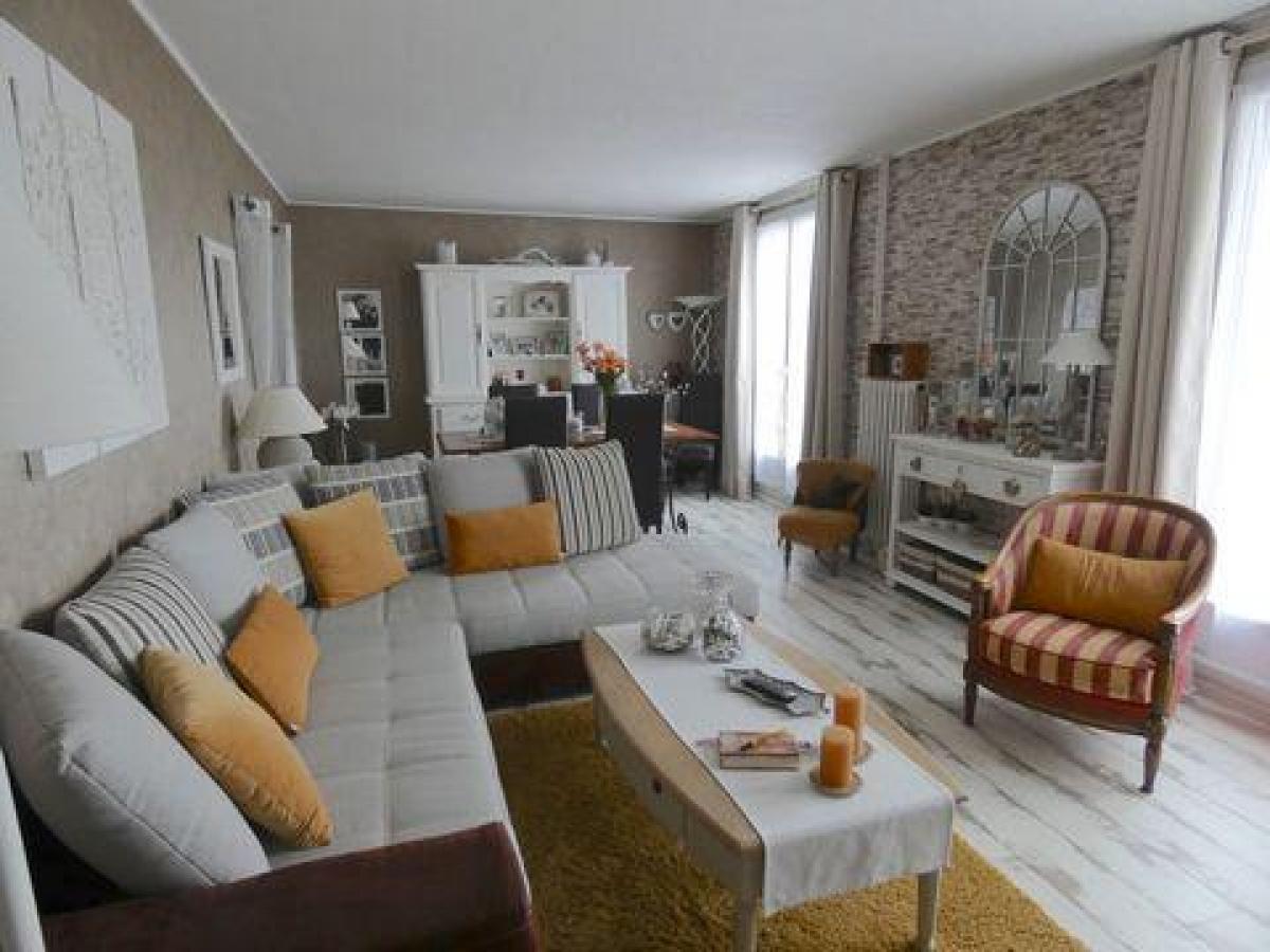 3 bedrooms Apartment in Allonnes, France No. 26279