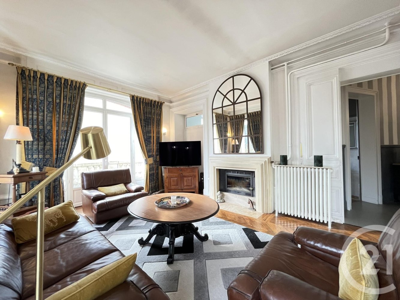 7 bedrooms House in Chartres, France No. 82268