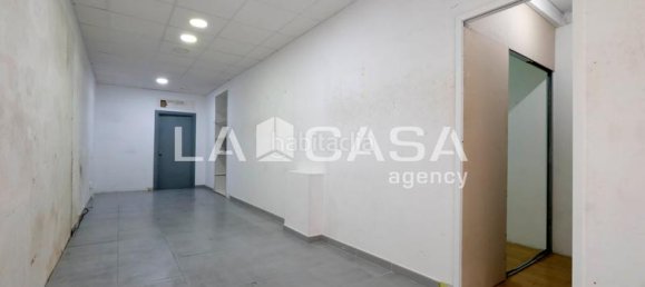 75m² Commercial property in Barcelona, Spain No. 171432 11