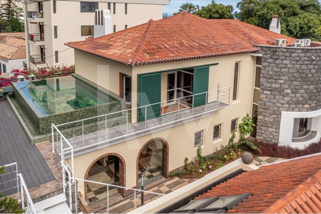 4 bedrooms Villa in Funchal, Portugal No. 146314