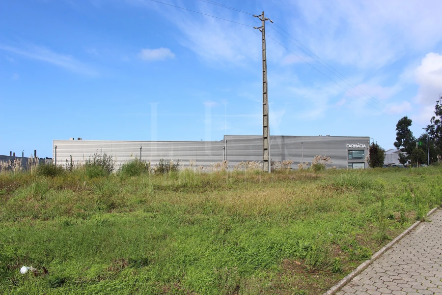 Almacén en Vila Nova de Gaia, Portugal 1410 m² No. 152644