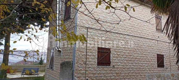 3 bedrooms House in San Severino Marche, Italy No. 162916 2