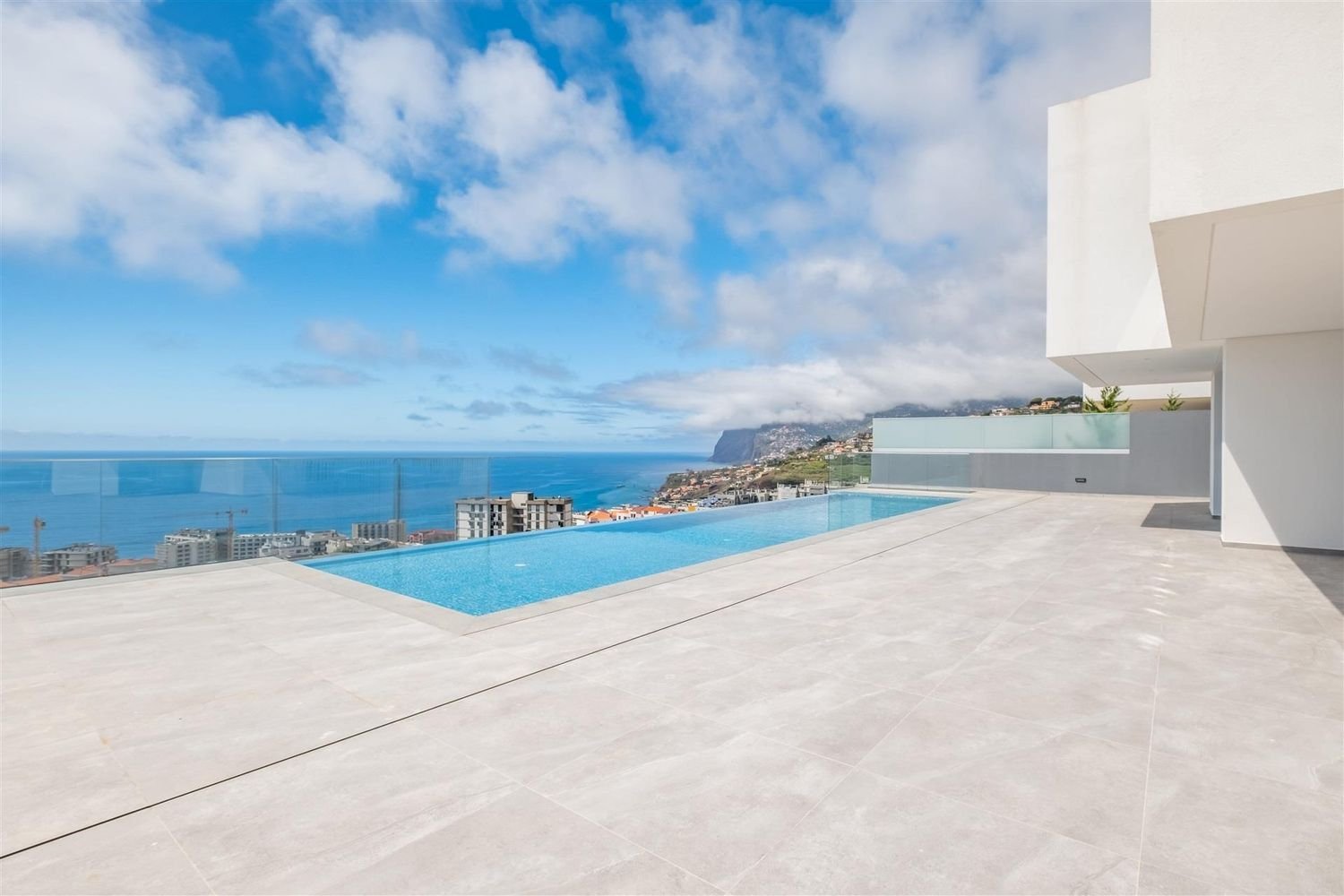 Casa T4 em Funchal, Portugal N.º 136937