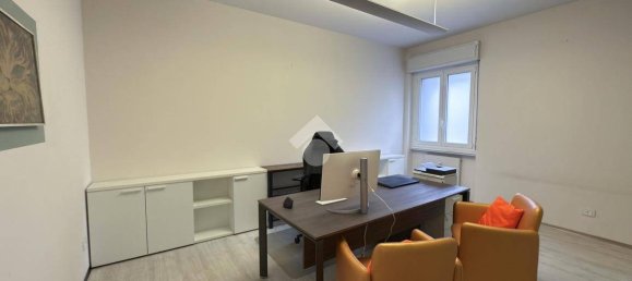 106m² Office in Sarnico, Italy No. 122302 5