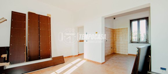 Casa de 3 habitaciónes en Valle Salimbene, Italy No. 310653 12