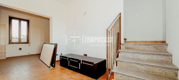 Casa de 3 habitaciónes en Valle Salimbene, Italy No. 310653 11