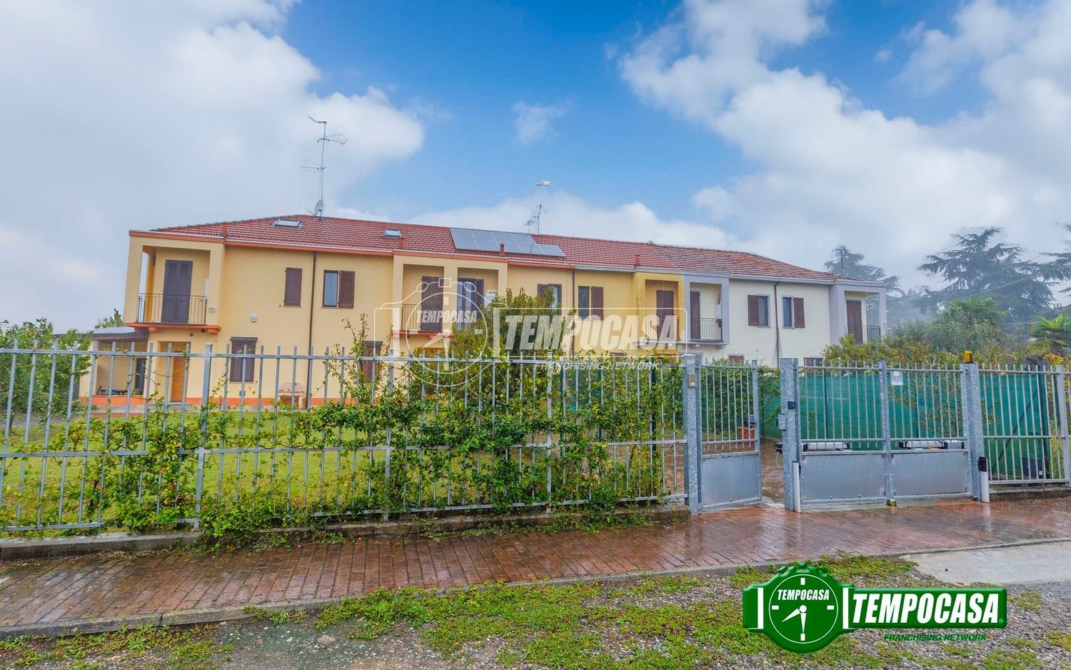 Casa de 3 habitaciónes en Valle Salimbene, Italy No. 310653