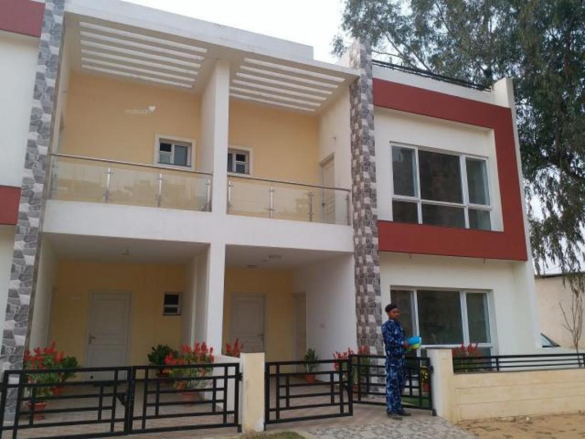 2 bedrooms House in Lucknow, India No. 21330