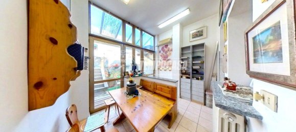 5 bedrooms House in Turin, Italy No. 297683 4