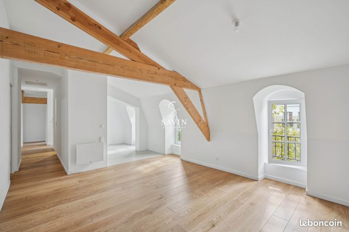 3 bedrooms Duplex in Seine-Saint-Denis, France No. 359300