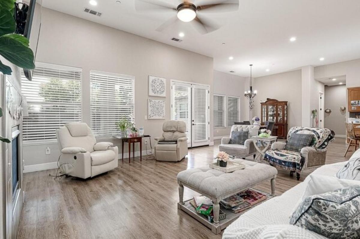 Casa de 4 dormitorios en Modesto, USA No. 440545