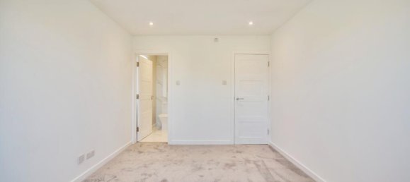 3 bedrooms Apartment in London, United Kingdom No. 11638 6