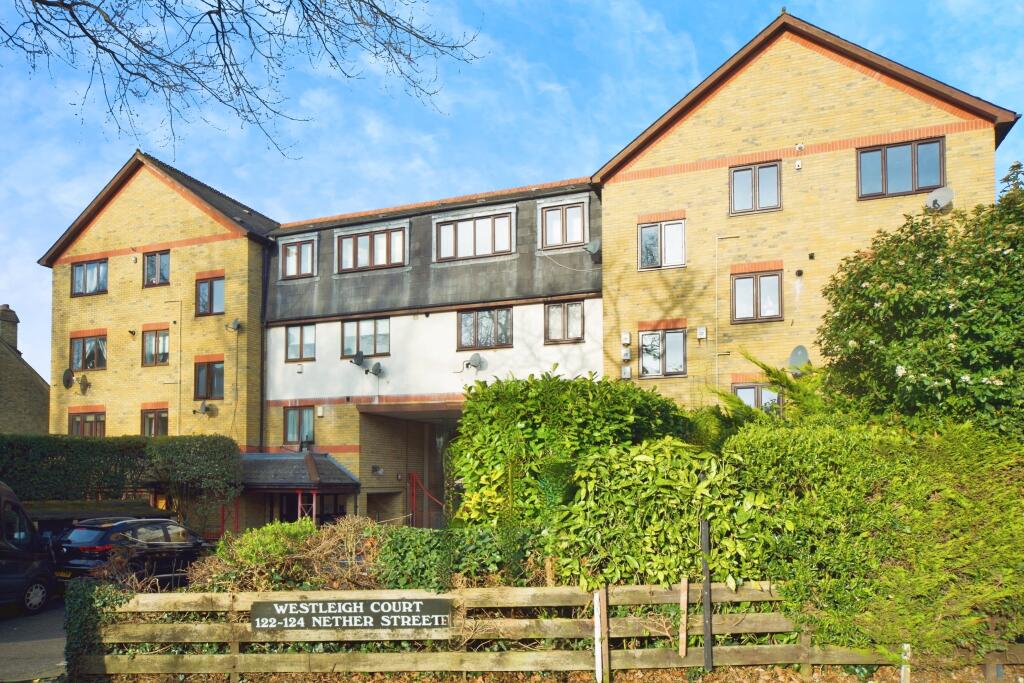 3 bedrooms Apartment in London, United Kingdom No. 11638