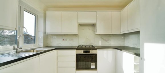 3 bedrooms Apartment in London, United Kingdom No. 11638 4