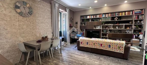 3 rooms Apartment in Casavatore, Italy No. 129908 8