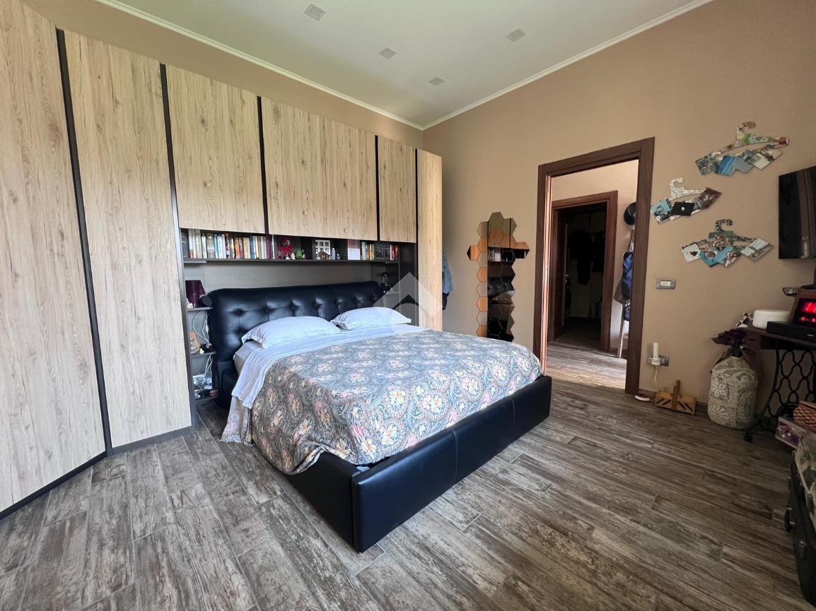 3 rooms Apartment in Casavatore, Italy No. 129908