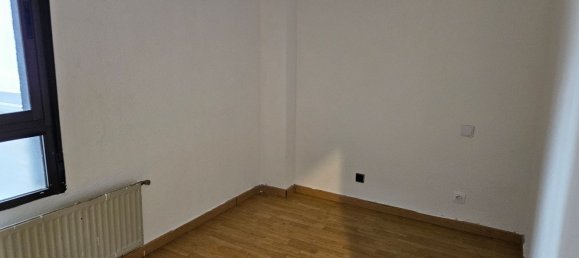 Apartamento de 3 dormitorios en Fuenlabrada, Spain No. 170729 4