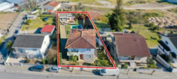 3 bedrooms House in Brito, Portugal No. 149033 2