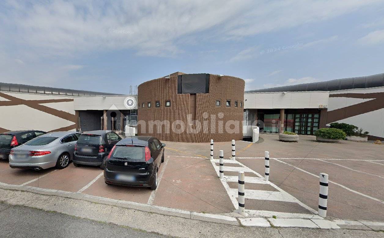 5-Zimmer Gewerbliche Immobilie in Brescia, Italy, Nr. 93197