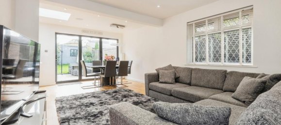 3 bedrooms Bungalow in Banstead, United Kingdom No. 10461 10