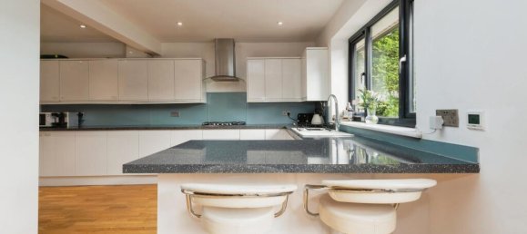 3 bedrooms Bungalow in Banstead, United Kingdom No. 10461 5