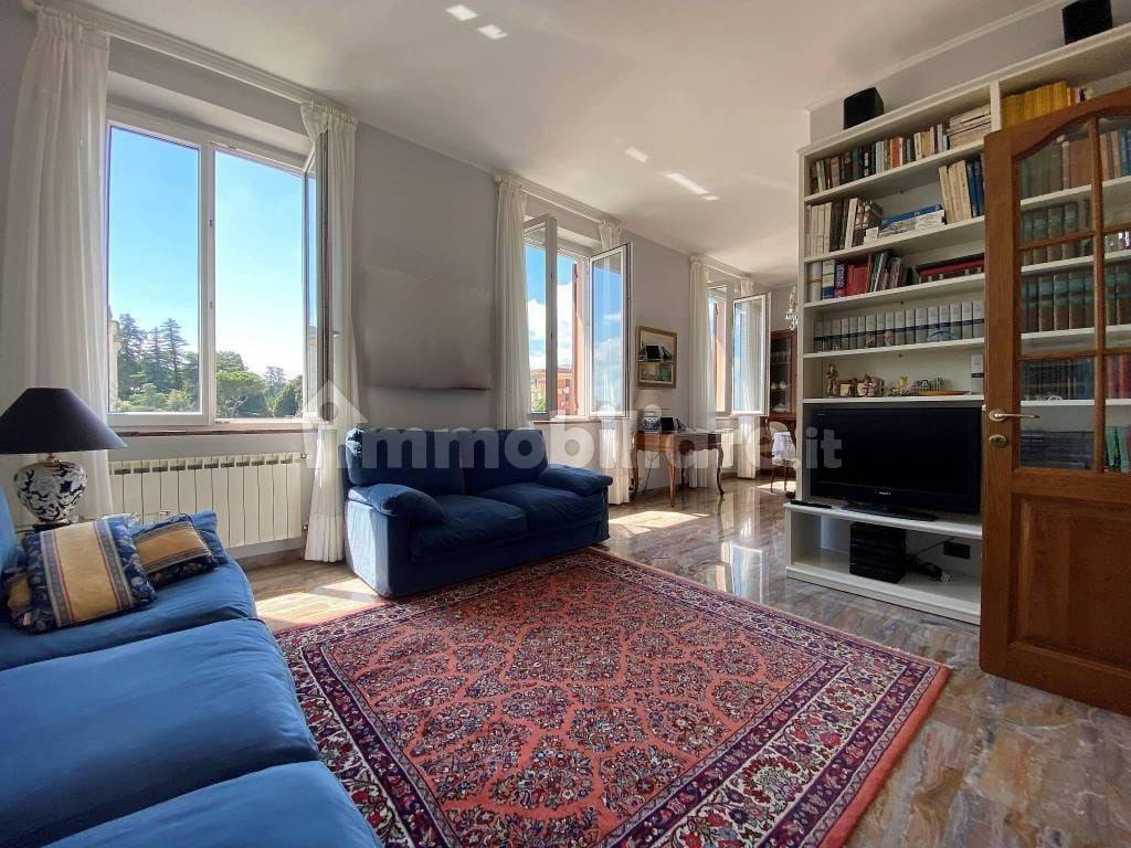 2 bedrooms Apartment in Genoa, Italy No. 352420