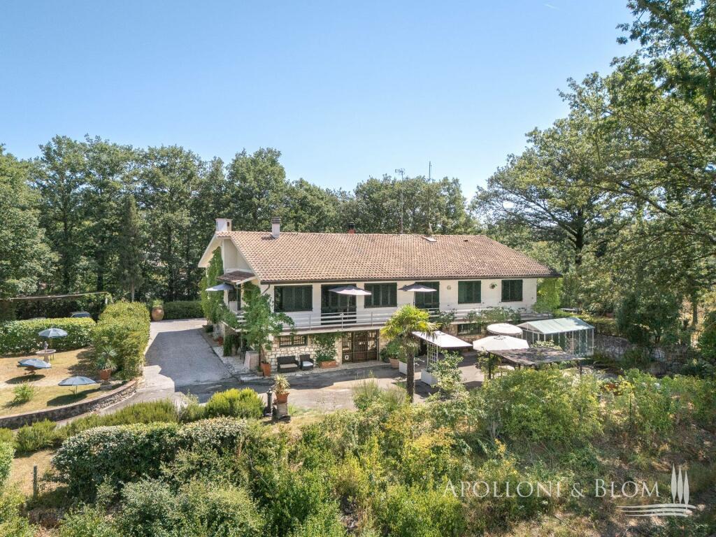 5 bedrooms Villa in Trequanda, Italy No. 52899