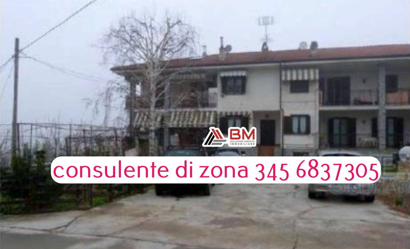 2 bedrooms Apartment in Cherasco, Italy No. 209471