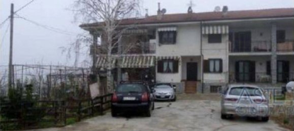 2 bedrooms Apartment in Cherasco, Italy No. 209471 4