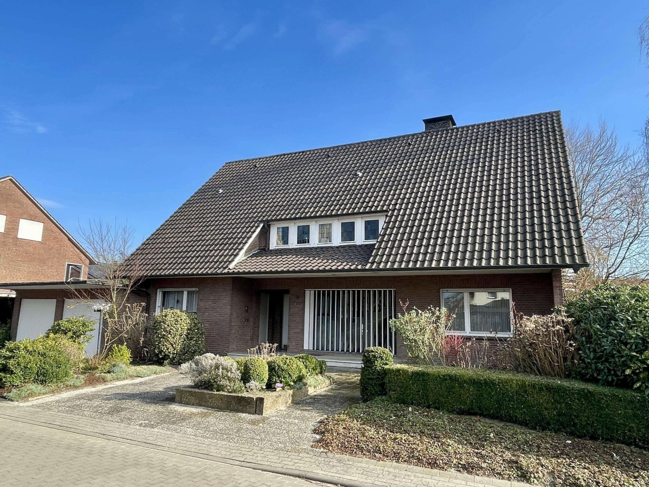 9 rooms House in Gutersloh, Germany No. 143134