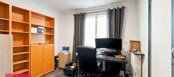 3 bedrooms House in Bernay, France No. 359988 7